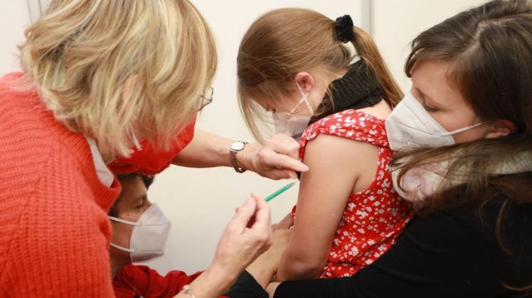 Für Kinder ist der Moderna-Impfstoff erst ab 12 Jahren von der EMA zugelassen.