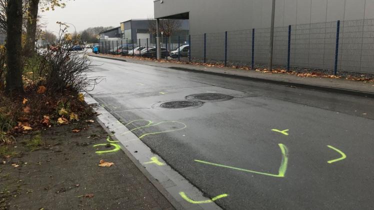 Die Polizei hat den Unfall auf der Industriestraße in Dissen mit modernster Technik analysiert. Auch diese Erkenntnisse werden in das Unfallgutachten einfließen. Die Polizei hat den Unfall auf der Industriestraße in Dissen mit modernster Technik analysiert. Auch diese Erkenntnisse werden in das Unfallgutachten einfließen.