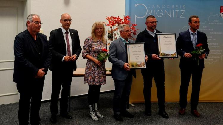 Bürgermeister Werner Steiner (3. vr.) bei der Preisverleihung. Bürgermeister Werner Steiner (3. vr.) bei der Preisverleihung.