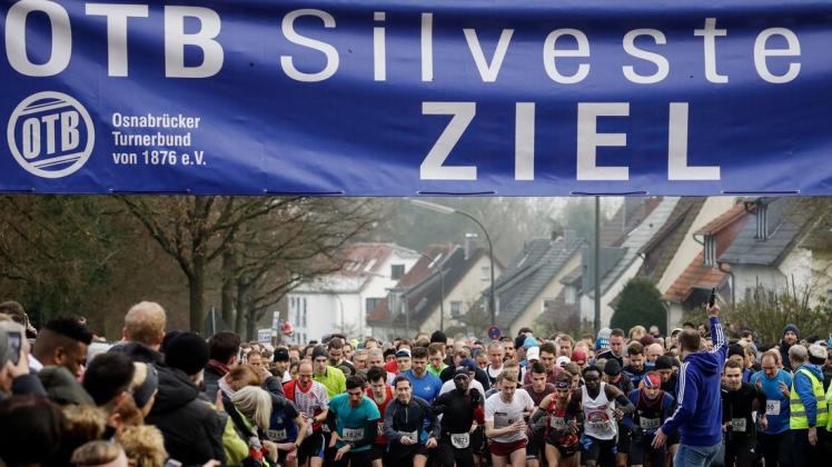 2021 muss der Silvesterlauf des Osnabrücker Turnerbundes erneut wegen der Corona-Pandemie abgesagt werden (Archivbild). 2021 muss der Silvesterlauf des Osnabrücker Turnerbundes erneut wegen der Corona-Pandemie abgesagt werden (Archivbild).