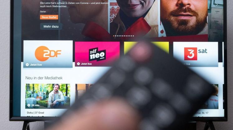 Wenn das Beitragsplus von monatlich 86 Cent zum 1. Januar nicht kommen sollte, geht die ARD davon aus, dass Einschnitte beim Programm nötig werden. Wenn das Beitragsplus von monatlich 86 Cent zum 1. Januar nicht kommen sollte, geht die ARD davon aus, dass Einschnitte beim Programm nötig werden.