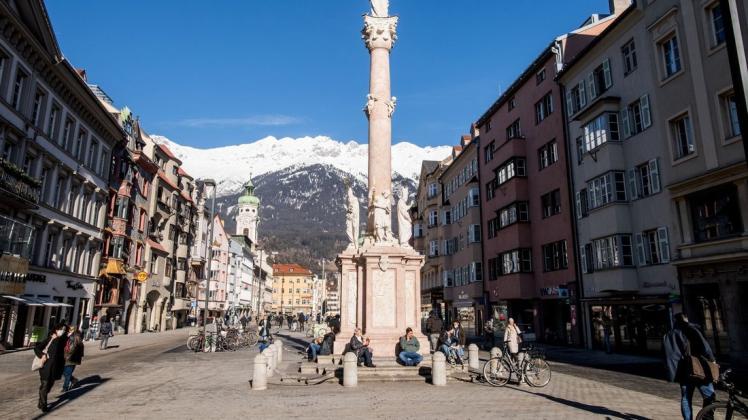 Österreich verhängt im Kampf gegen eine Ausbreitung der Corona-Mutationen nun doch schärfere Maßnahmen in Tirol.