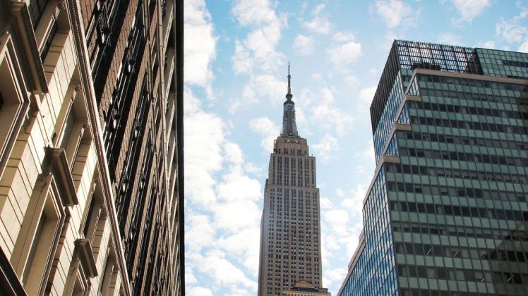 Die Spitze des Empire State Buildings in New York soll am Valentinstag in Pink leuchten.
