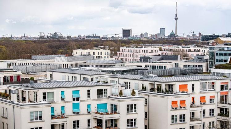 Wohnungen vor dem Berliner Fernsehturm. (Archivbild)