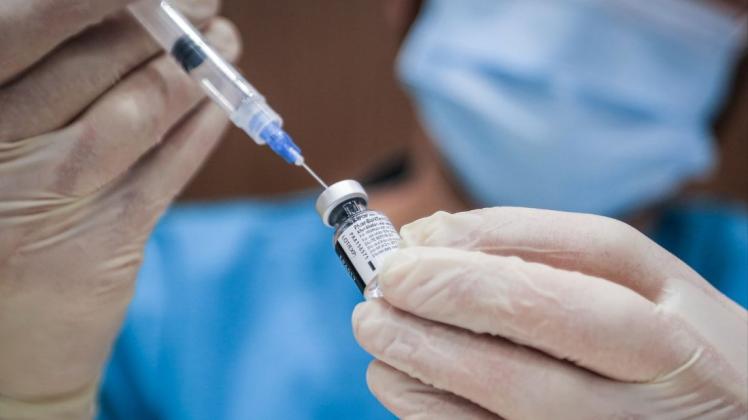 Mit Johnson & Johnson beantragt der vierte Impfstoff-Hersteller eine Zulassung in der EU.