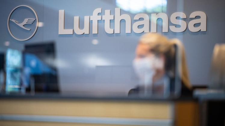 Hunderttausende Lufthansa-Kunden warten noch immer auf ihre Ticket-Erstattung, die ihnen in voller Höhe zusteht. (Symbolbild)
