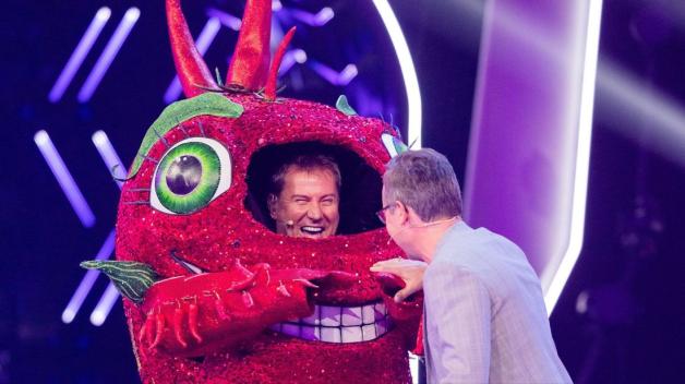 Masked Singer Tagesschau Sprecher Jens Riewa Im Chili Kostüm Noz