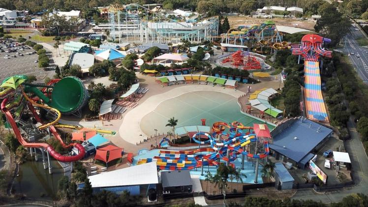 Bei einem tödlichen Unfall in einer Wildwasserbahn im australischen Freizeitpark "Queensland" waren vier Menschen ums Leben gekommen. Bei einem tödlichen Unfall in einer Wildwasserbahn im australischen Freizeitpark "Queensland" waren vier Menschen ums Leben gekommen.