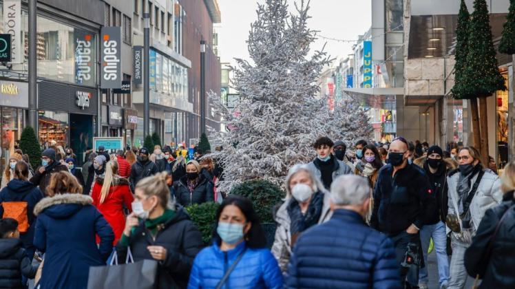 Ab Weihnachten soll das öffentliche Leben in Deutschland komplett heruntergefahren werden, empfehlen Leopoldina-Wissenschaftler.
