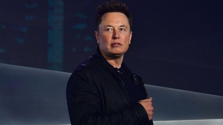 Elon Musk plant mit Tesla den Bau einer neuen Gigafabrik in Brandenburg.