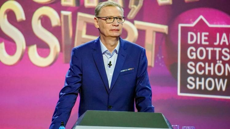 Fernsehmoderator Günther Jauch fällt wegen seiner Corona-Infektion ein zweites Mal bei der RTL-Liveshow "Denn sie wissen nicht, was passiert" aus.