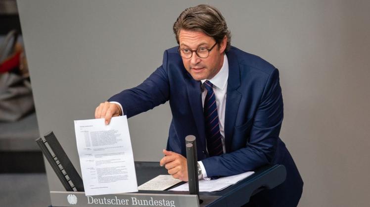 Verkehrsminister Andreas Scheuer (CSU) wird zum Scheitern der PKW-Maut befragt.