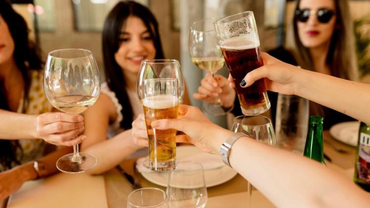 Bei steigenden Corona-Infektionen soll in München ein Alkoholverbot gelten. Symbolfoto