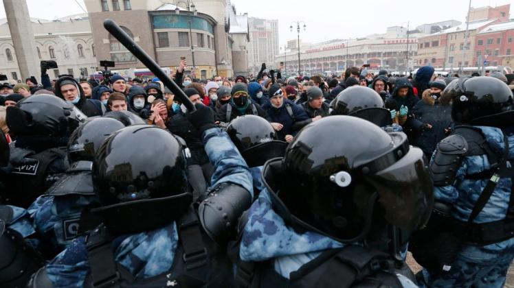 In Russland sind am Sonntag bei den Protesten für den inhaftierten Kremlkritiker Nawalny bereits mehrere Tausend Menschen festgenommen worden