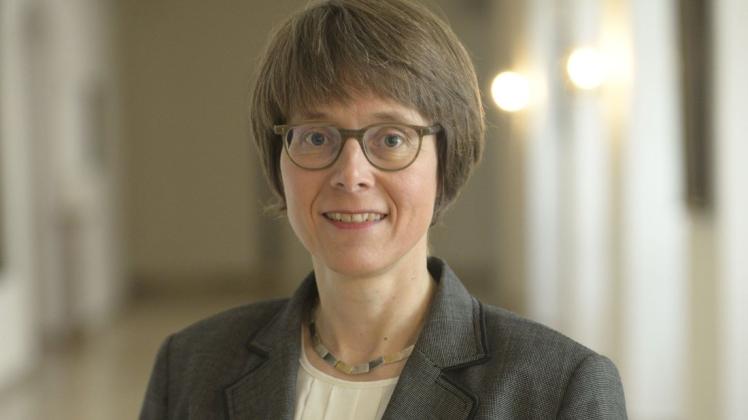 Die Theologin Beate Gilles aus dem Bistum Limburg spricht auf einer Pressekonferenz  zum Auftakt der digitalen Frühjahrsvollversammlung der Deutschen Bischofskonferenz. Sie wurde als Generalsekretärin der Bischofskonferenz gewählt.