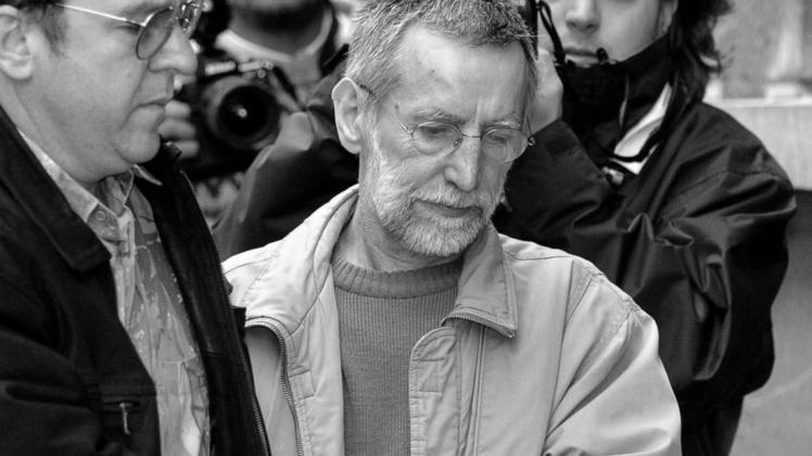 Der französische Serienmörder Michel Fourniret (Mitte) starb am 10. Mai im Krankenhaus.