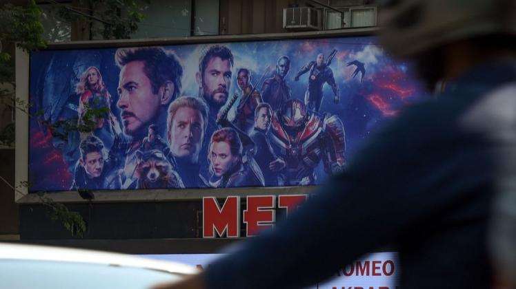 Die Superhelden sind derzeit omnipräsent: In den USA sehen sich massenhaft Leute den finalen "Avengers"-Film an. Foto: AFP/Indranil MUKHERJEE
