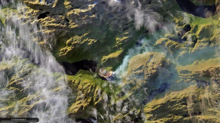 Waldbrand in der grönländischen Qeqqata Kommunia am 13. Juli, aufgenommen vom NASA-Satellit Landsat 8. Foto: U.S. Geological Survey 2018/Pierre Markuse/flic.kr/s/aHsmF2RYCE