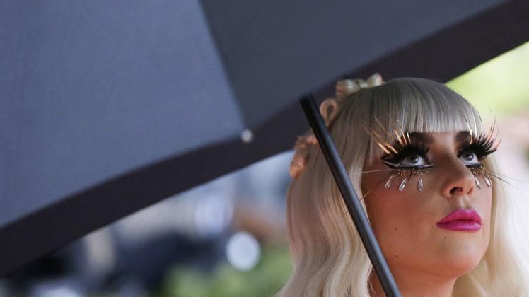 Lady Gaga verspricht Tippgebern eine großzügige Belohnung.
