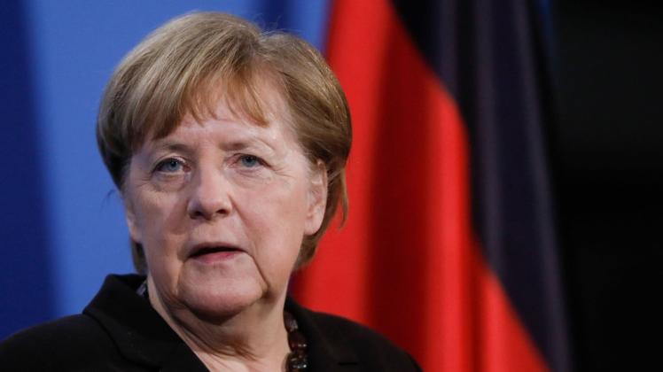 Kanzlerin Angela Merkel hat sich bei der Frage nach härteren Maßnahmen in der Corona-Pandemie noch nicht entschieden.