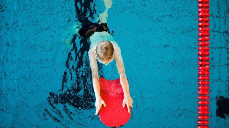 Schwimmen zu können, kann vor dem Ertrinken bewahren. Die DLRG bietet Schwimmkurse an. Symbolfoto: dpa/Rolf Vennenbernd