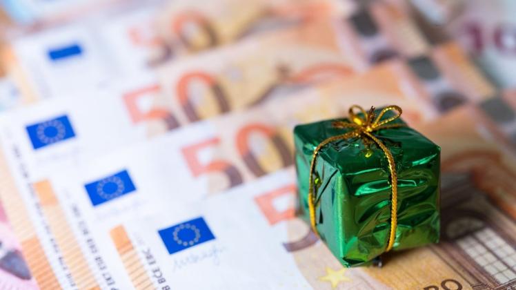 Beim Weihnachtsgeld 2020 reicht die Spanne von rund 350 Euro bis mehr als 5000 Euro.