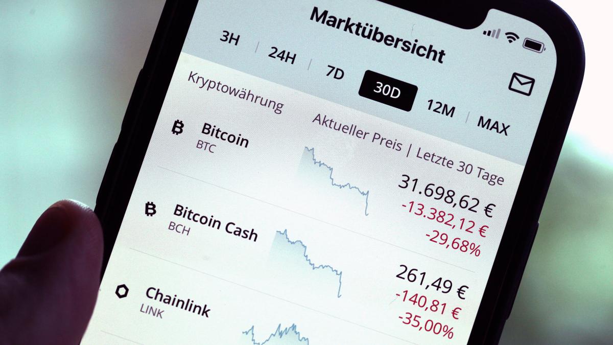 Reich werden mit Bitcoin & Co.? Das sagen Banker und ein Anleger