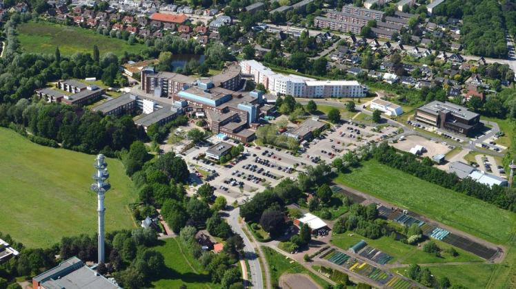Der Standort Elmshorn aus der Luft: Die Regio-Kliniken betreiben dort eins von zwei Krankenhäusern im Kreis Pinneberg.