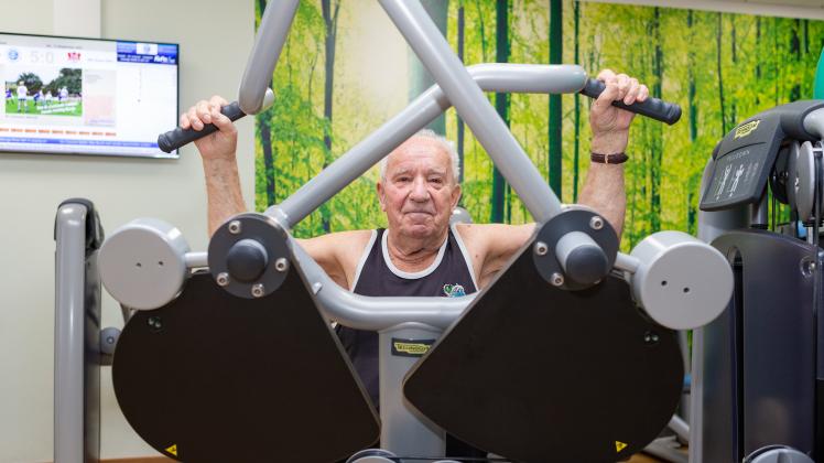 Wolfgang Senftleben trainiert noch immer: Der 89-Jährige kommt fünfmal pro Woche ins Fitnessstudio.