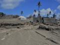 Helfer bauen auf Tonga Zelte auf, weil durch die Folgen eines Vulkanausbruchs viele Häuser zerstört wurden.