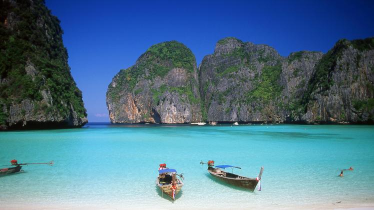 Ko Phi Phi consists of two islands, Phi Phi Leh and Phi Phi Don, located southeast of Phuket. Both are part of Hat Nopph