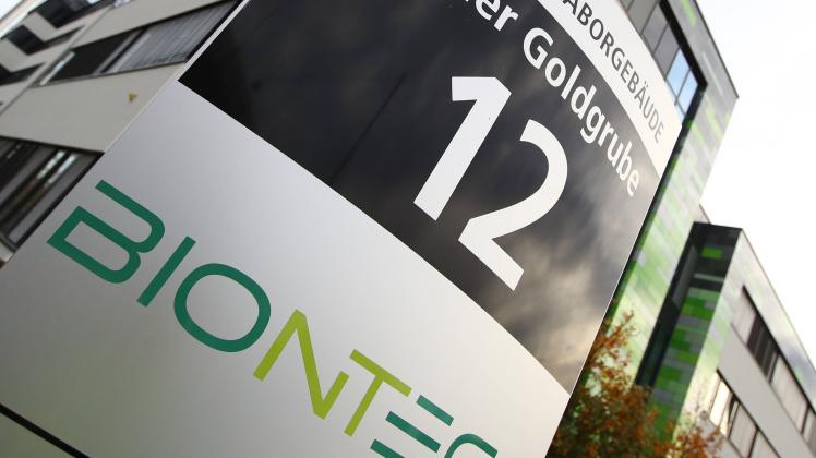 Mainz Gebaeude der Firma Biontech in Mainz, 15.11.2020 Das Firmenschild mit der Adresse An der Goldgrube 12 vor dem Geba