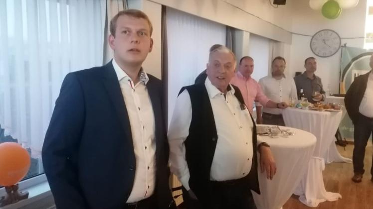 Philipp Albrecht (l.) erlebte keinen allzu schönen Wahlabend, nun muss sich seine CDU nach glorreichen Jahren im Wahlkreis 28 völlig neu sortieren. Philipp Albrecht (l.) erlebte keinen allzu schönen Wahlabend, nun muss sich seine CDU nach glorreichen Jahren im Wahlkreis 28 völlig neu sortieren.