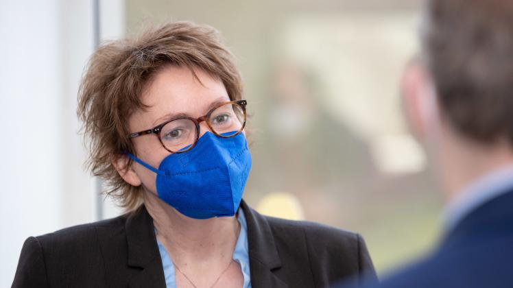 „Ich denke schon, dass wir im März bei den privaten Kontaktbeschränkungen wieder mehr zulassen können“, sagt Niedersachsens Gesundheitsministerin Daniela Behrens (SPD).
