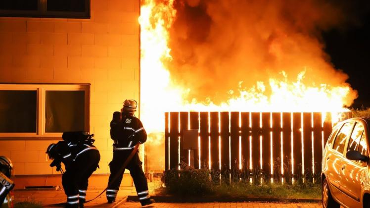 In der Nacht zum 8. Juni musste die Feuerwehr nicht nur am Karnberg ein Übergreifen der Flammen auf ein Wohnhaus verhindern. In der Nacht brannte es fünf Mal.