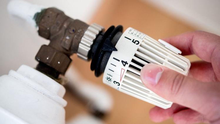 Die Heiz- und Energiekosten steigen deutlich. Der Antrag der rot-roten Koalition im Landtag MV wendet sich dagegen. Doch die Opposition nimmt ihn auseinander.