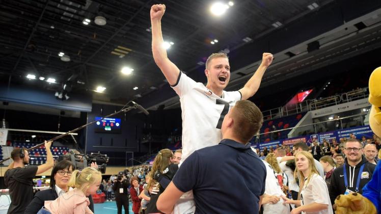 Der emotionalste Moment der Karriere: Reno Tiede wird 2019 in „seiner Stadthalle” in Rostock Europameister. Der heute 31-Jährige hatte die EM nach Rostock geholt, war Organisationsleiter und Spieler.