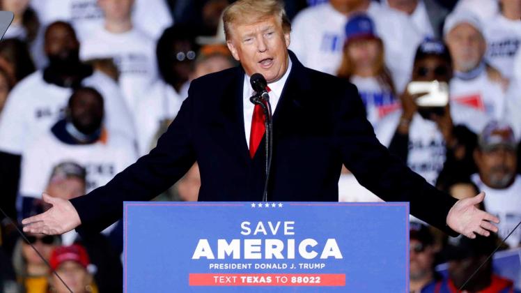 Ex-Präsident Trump bei Kundgebung in Texas