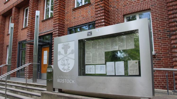Im Güstrow Kreishaus tagt regelmäßig der Kreistag. Im Güstrow Kreishaus tagt regelmäßig der Kreistag.