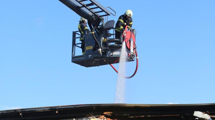 Weil die alte Drehleiter der Feuerwehr Sellin nicht mehr einsatzbereit ist, wird eine neue angeschafft.