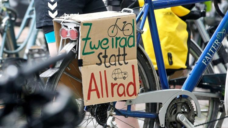 Die Unterschriften will die Initiative der Stadt stilecht bei einer Fahrrad-Demo überreichen.