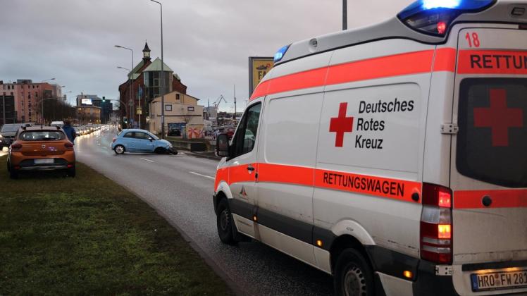 Ein  Verkehrsunfall im Rostocker Stadtgebiet hat am Dienstagnachmittag den Feierabendverkehr stark beeinträchtigt.