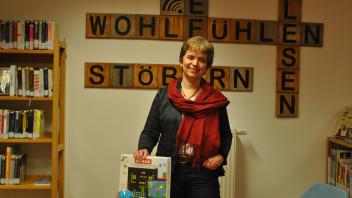 Die Stadtbücherei und das Medienpädagogische Zentrum haben eine neue Leitung: Die Diplom-Bibliothekarin Ulrike Mensching, zuletzt in Buxtehude tätig, hat Mitte Januar übernommen.