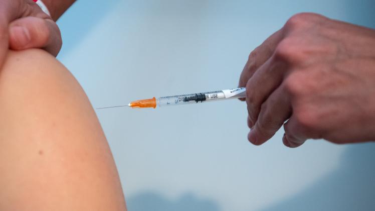 Die Kur-Apotheke führt Impfung gegen das Coronavirus durch (Symbolfoto).