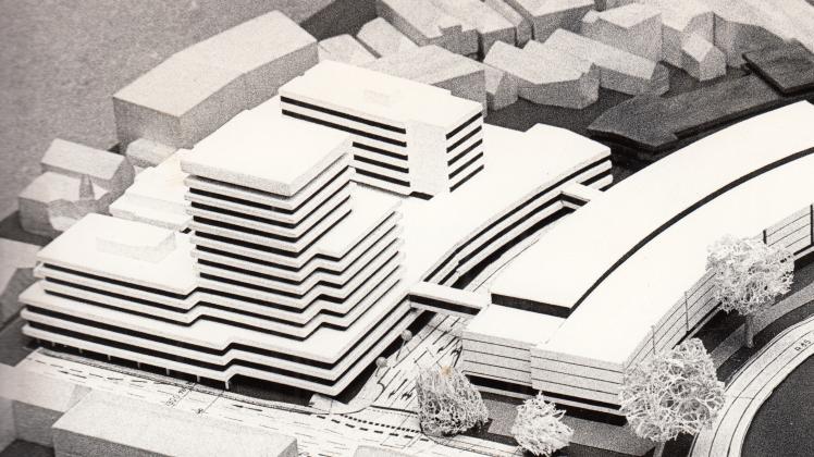 Im Februar 1972 wurde das Modell des geplanten Kaufparks Lange Straße vorgestellt.