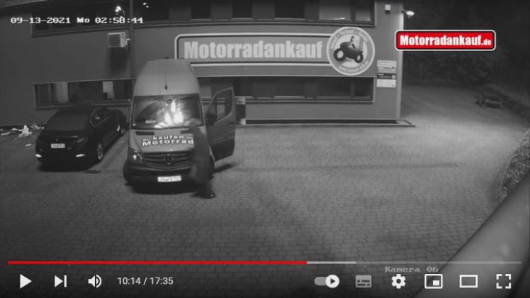 Einbruch bei Meller Motorradhändler Youtube-Video von Überwachungskamera