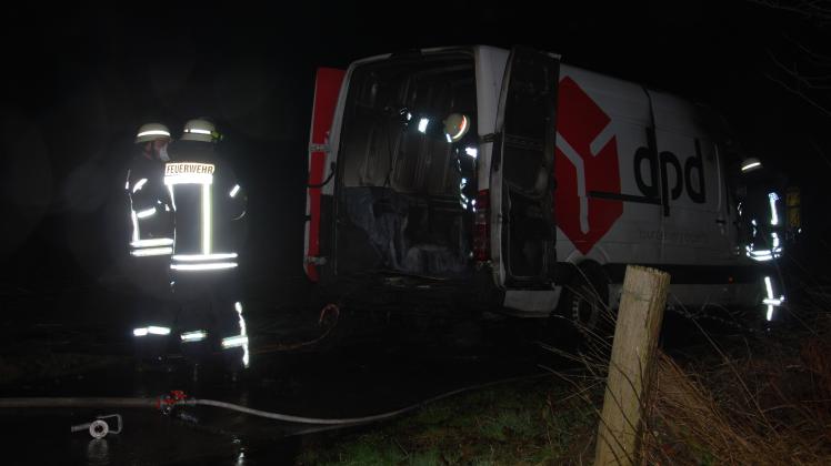Ein Paketauto fing in Melle Feuer.