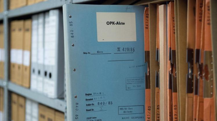 Kann Ich Die Stasi Akte Meiner Eltern Einsehen Telefonische Bürgerberatung zur Einsicht der Stasi-Akte | SVZ