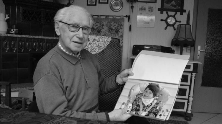 Ein engagierter Mann: Walter Hegenbart 2020 in der Wittenburger Heimatstube, in der er sehr aktiv war. Nun ist der Wittenburger im Alter von 87 Jahren gestorben.