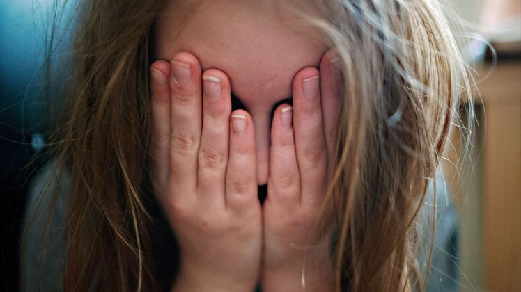 Ältere Mädchen erkranken in MV laut einer Krankenkassen-Studie dreimal häufiger an Depressionen als Jungen (Symbolbild)